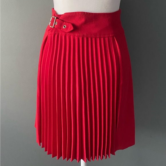 Karen Millen red pleaded skirt size 2 - Picture 2 of 10